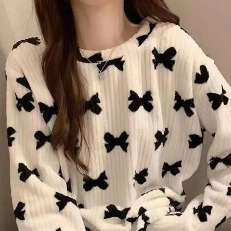 

Осень-зима 2022, новинка, модный пижамный комплект с бантом и принтом для женщин, повседневный утолщенный теплый домашний пижамный комплект с круглым вырезом и длинными рукавами