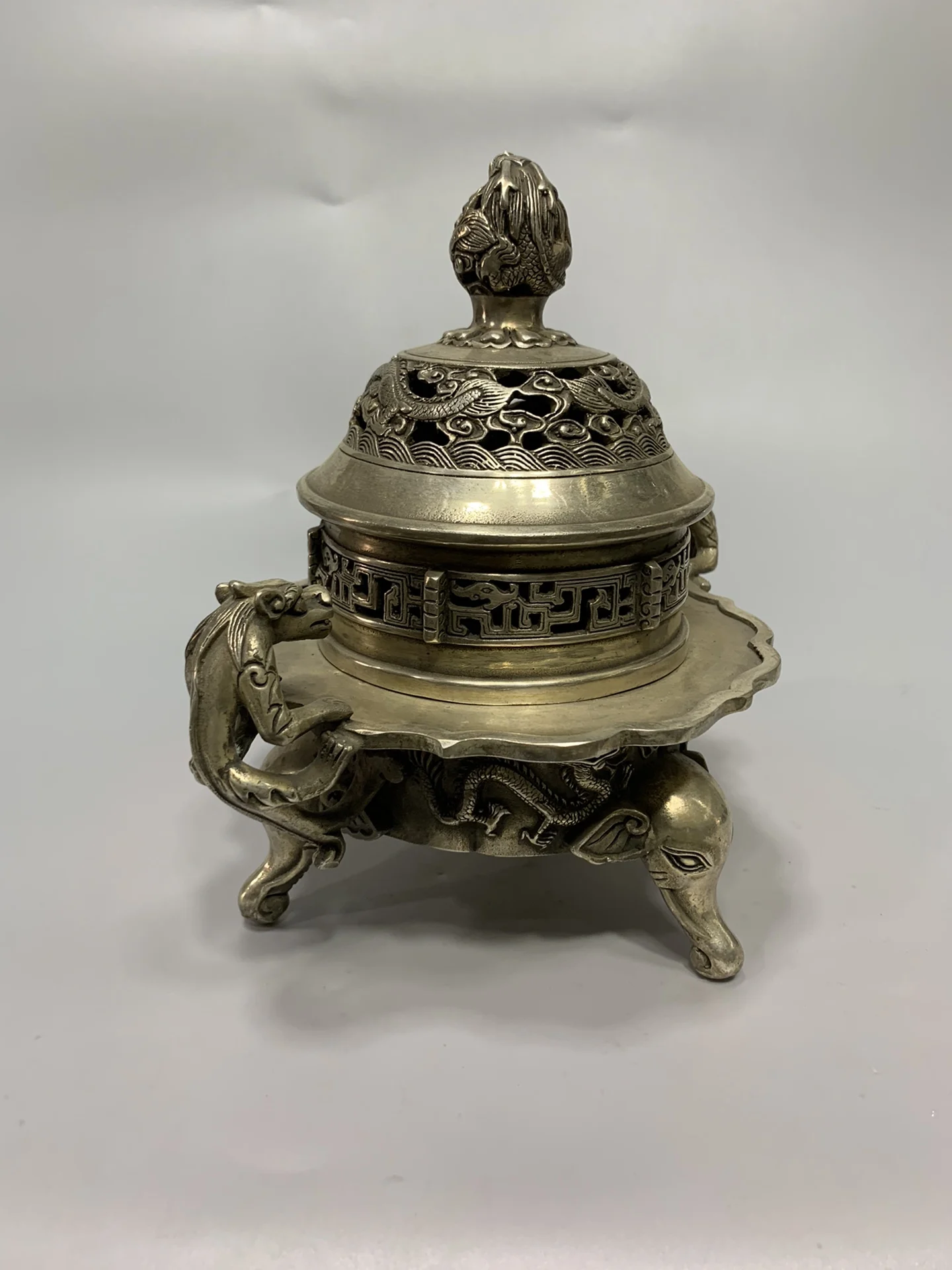 Pi Xiu Incense Burner - Exquisite White Copper Feng Shui Decor for Living Room and Entryway, Elegant Home Craft Decoration