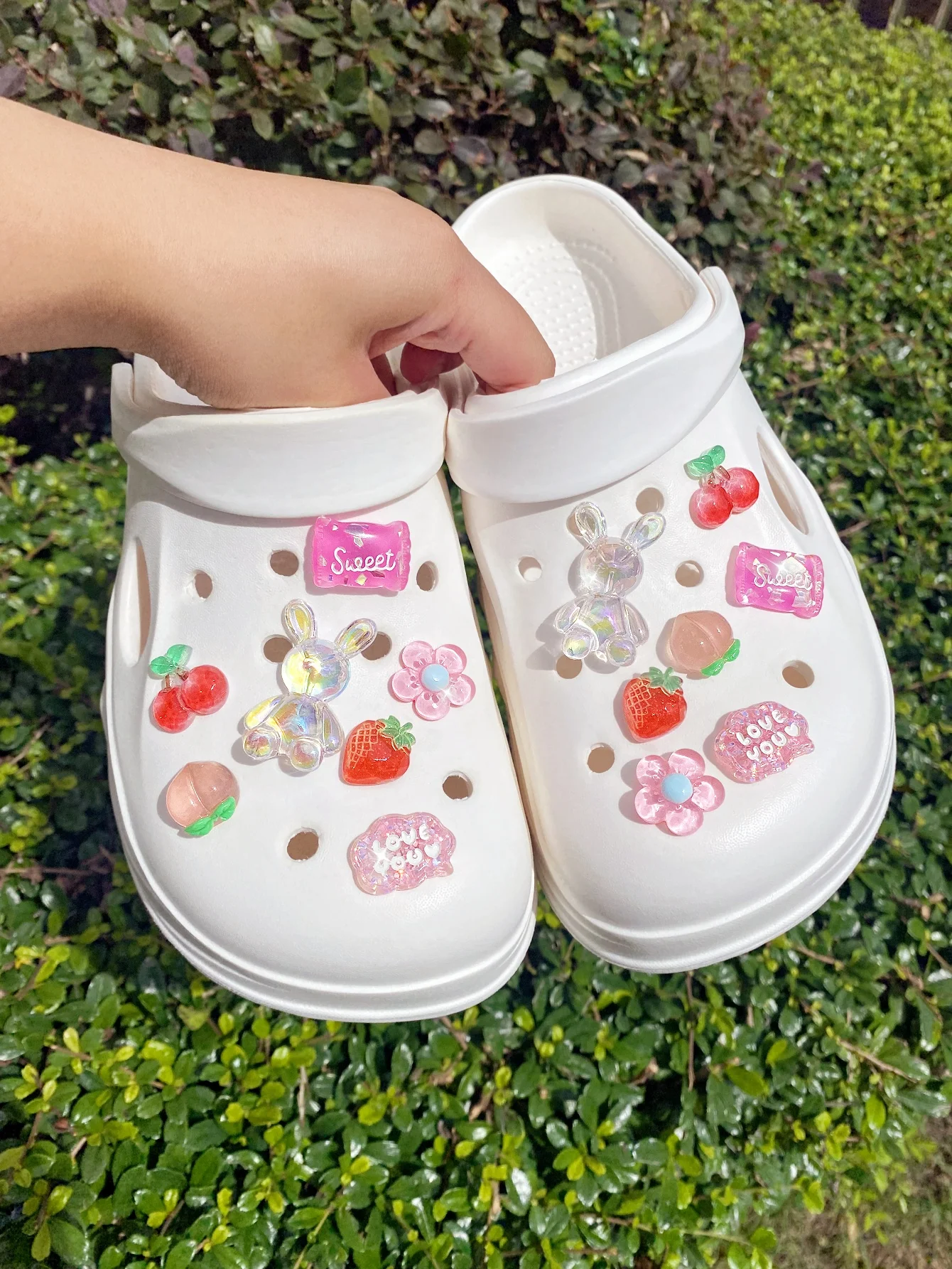 

14 pieces of transparent rabbit, pink sequin letters, candy, flowers, red cherry, strawberry, pink peach shoe buckle DIY decorat