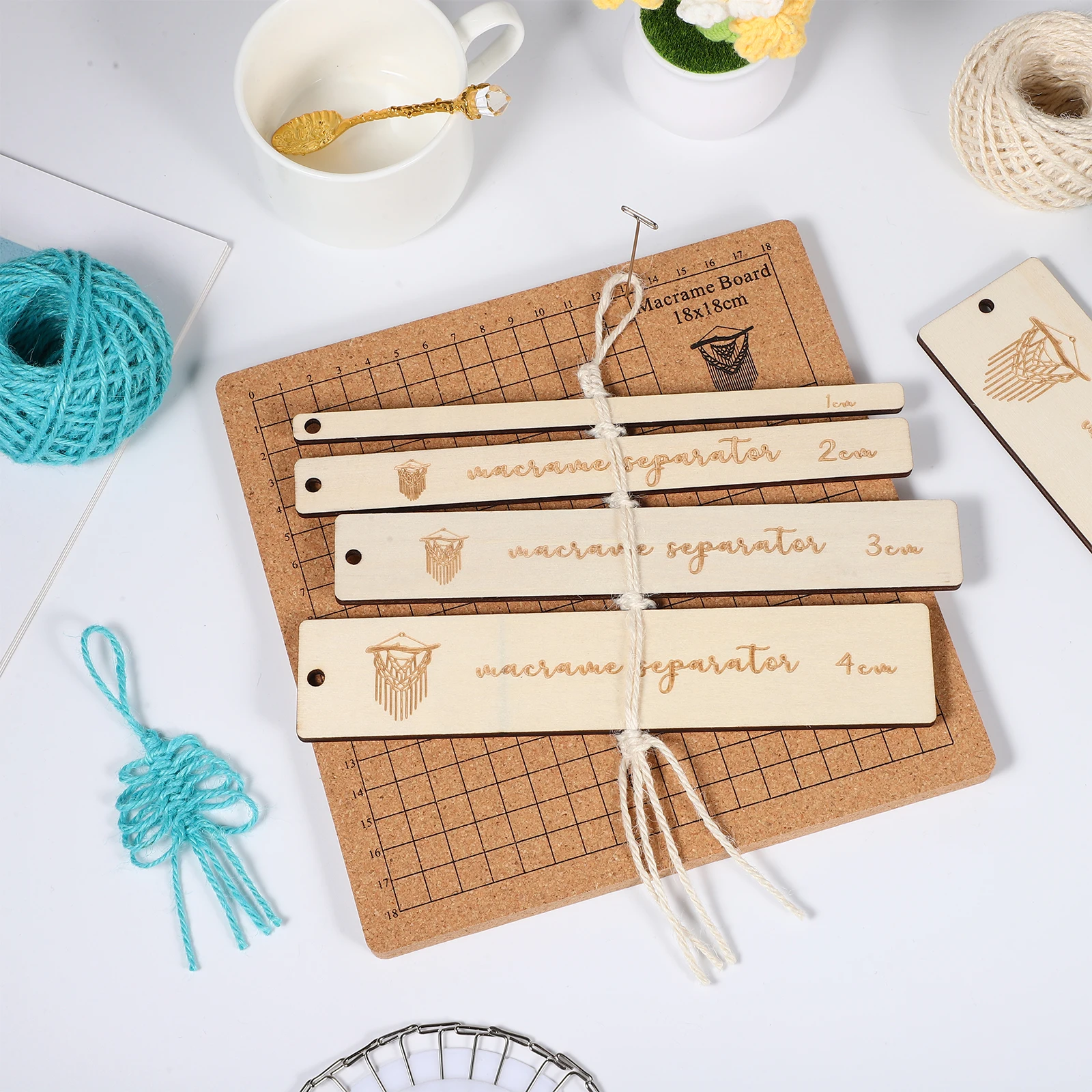 

DIY Braiding Board 7x7inch 18x18cm Cork Macrame Kit T Pins Ruler Guide Durable Construction Clear Printing Bracelet Project Wood