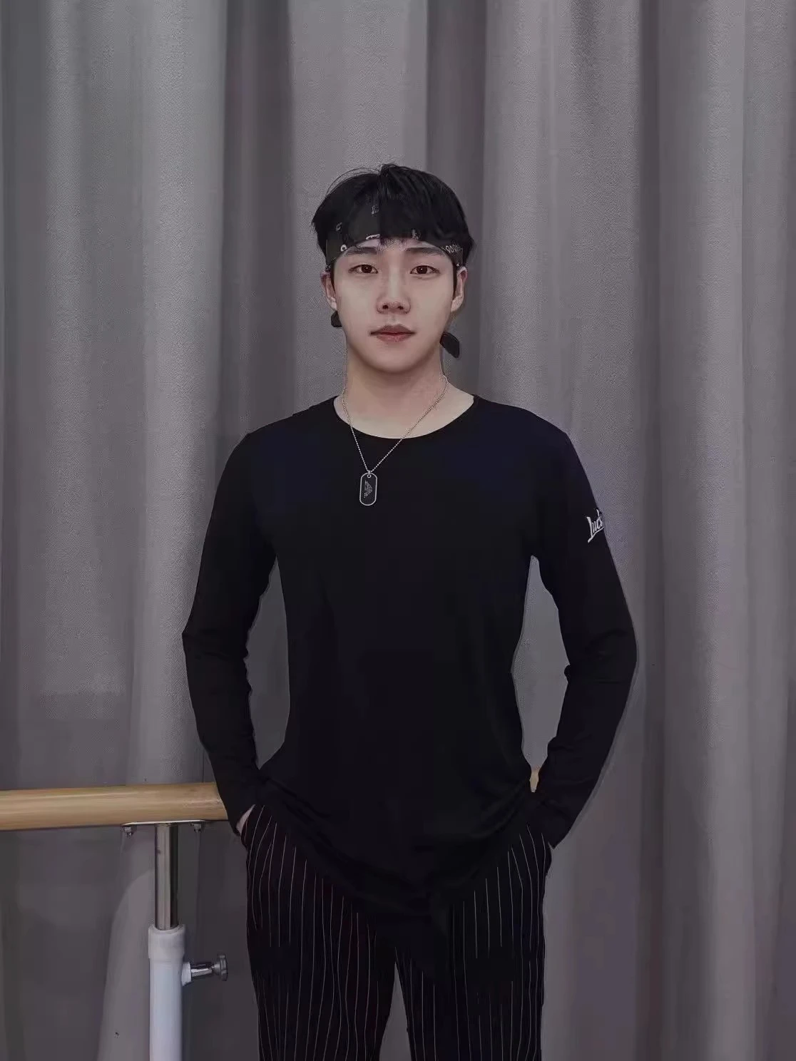 

UK Latin Dance Wear Men's Long Sleeve Round Neck Top with Flowing Tie Details Breathable Fabric for Daily Practice & Training