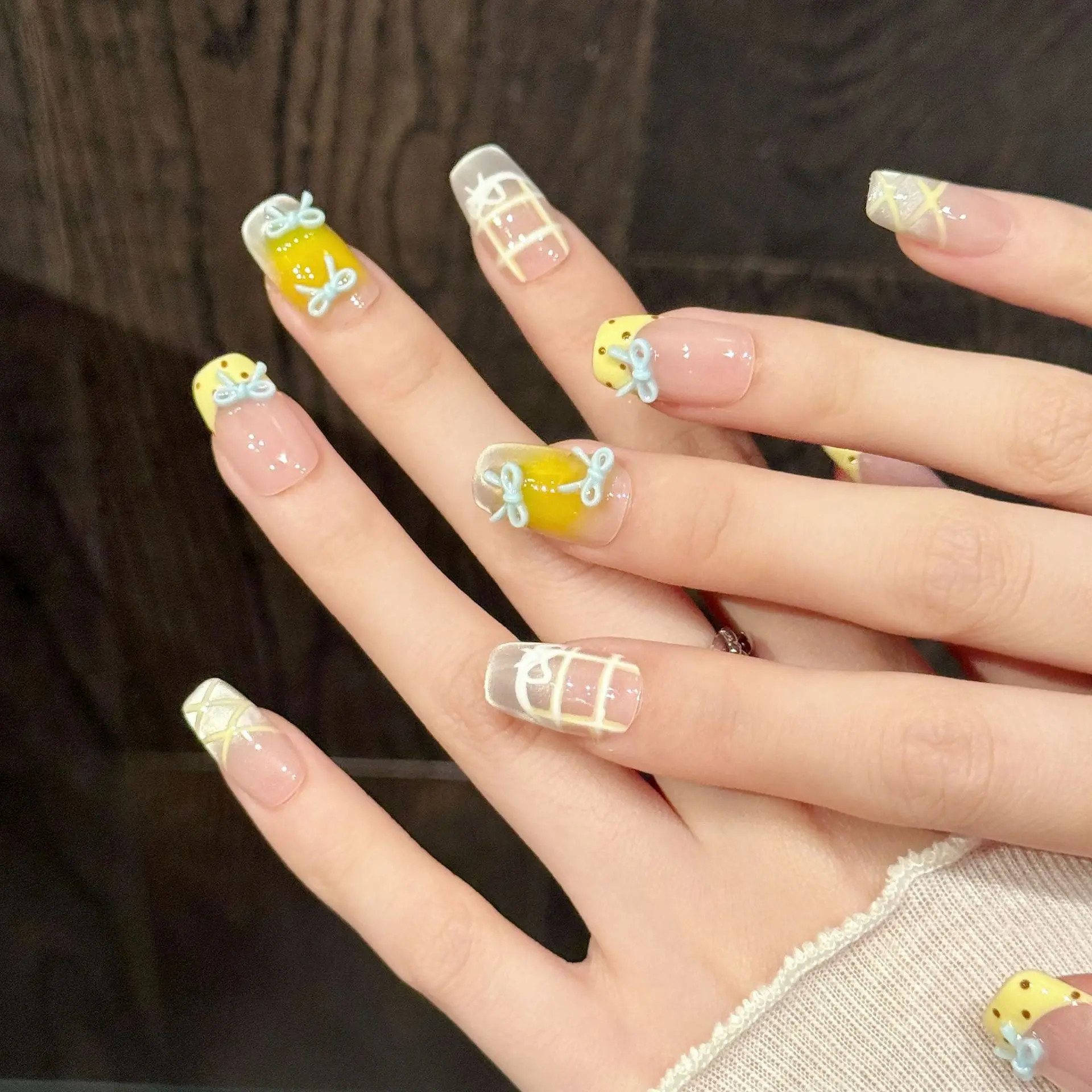 10 Uds. De uñas postizas hechas a mano Kawaii con gradiente, decoración de lazos 3D, uñas postizas de ojo de gato de cristal francés amarillo para mujer