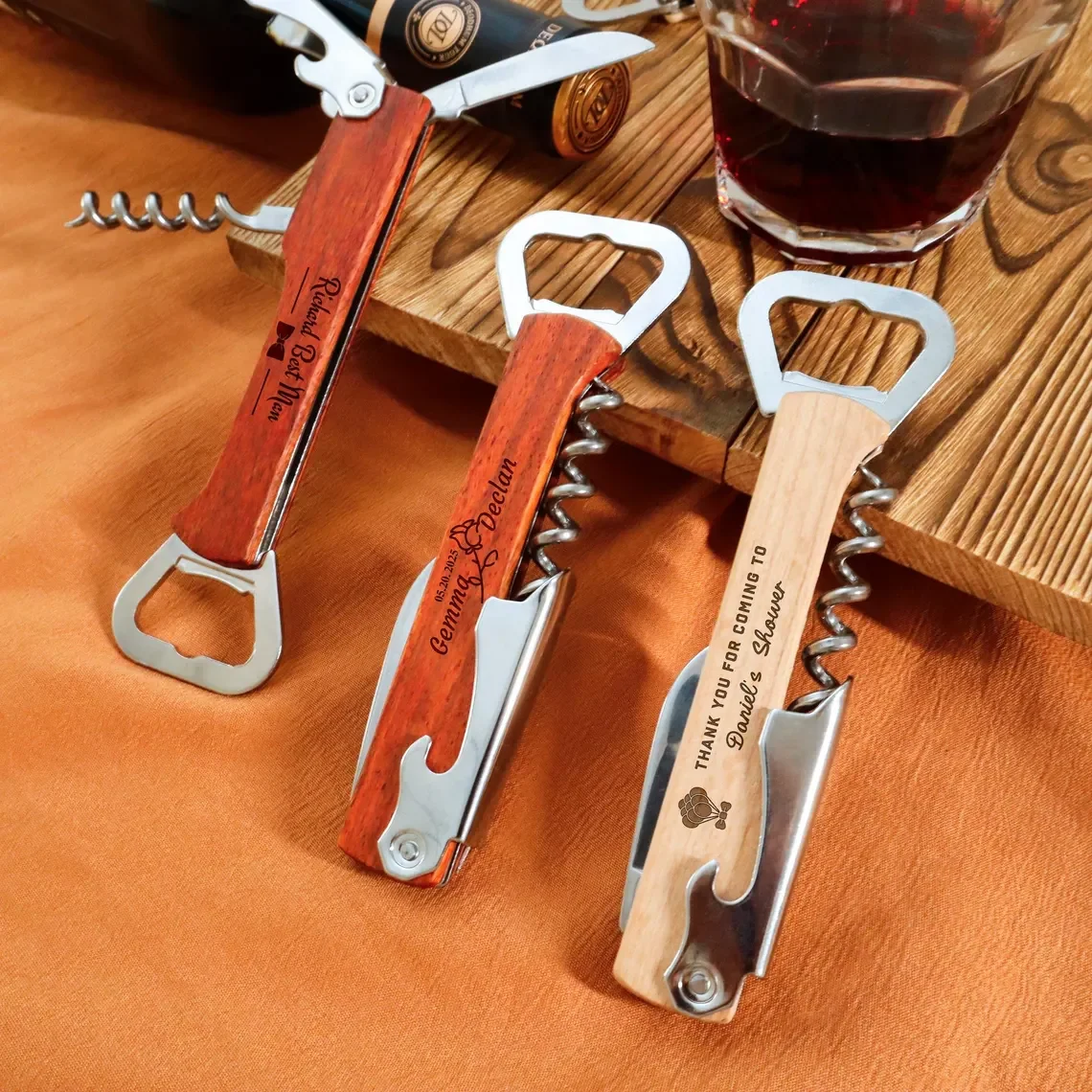 Personalisierter Korkenzieher mit Gravur, individueller Flaschenöffner für Bier, Erinnerungsgeschenk, Geschenk für Trauzeugen, Hochzeitsgeschenk, Bar-Accessoire – Detail 2