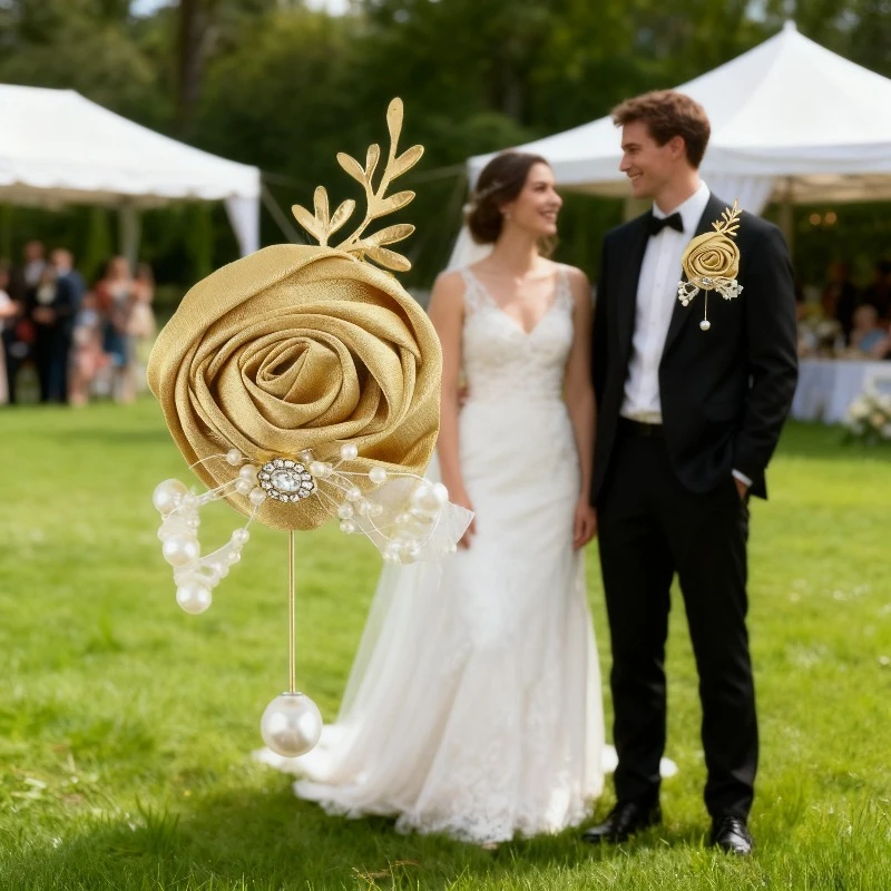 Busto de boda de rosa dorada, broche de perlas y hojas, conjunto de ramo de pareja para novia y novio, accesorios elegantes para fiesta nupcial de flores