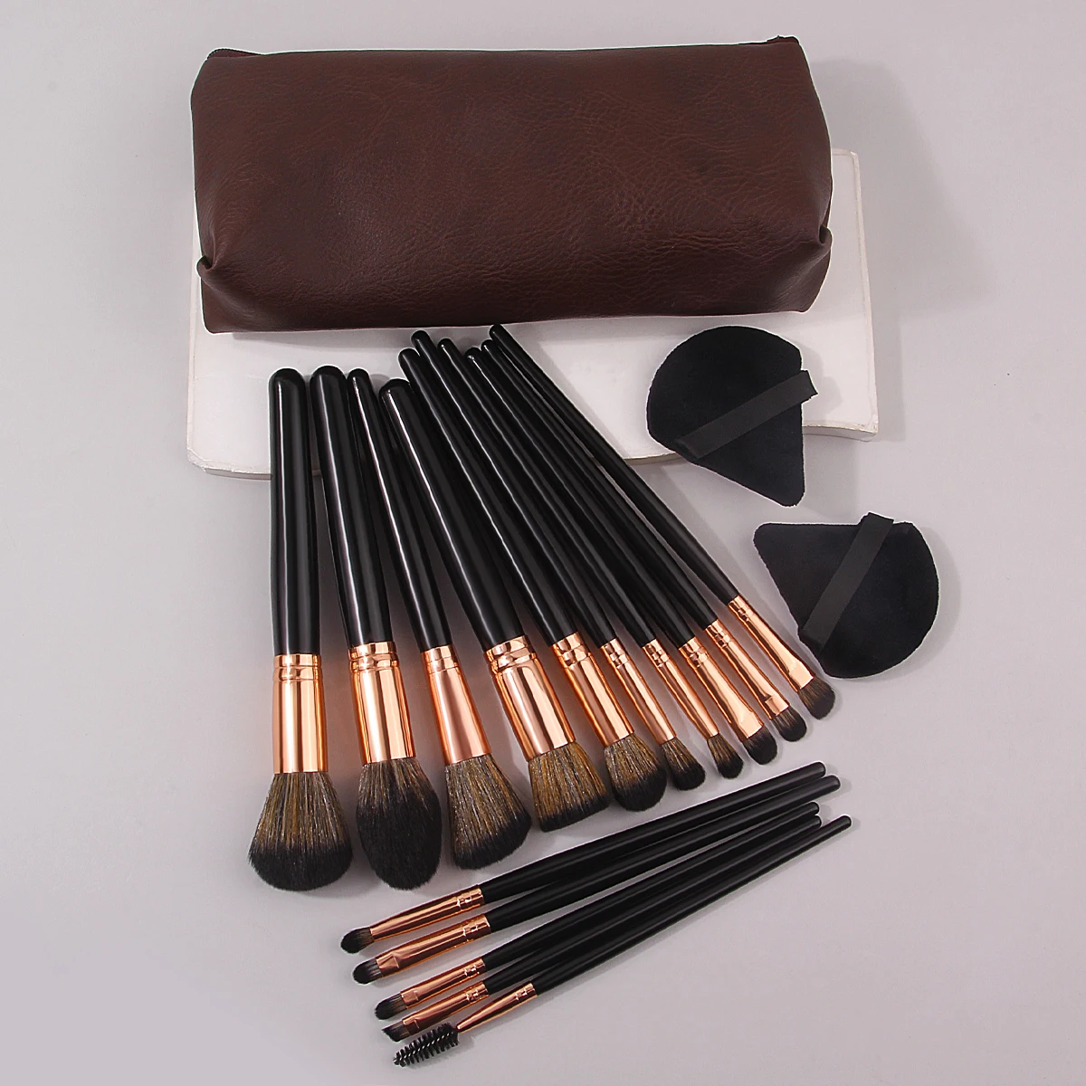 Juego de brochas de maquillaje de 18 Uds., brocha para colorete, brocha para sombra de ojos, bolsa de almacenamiento de cuero, soplo de polvo, juego completo de herramientas de maquillaje