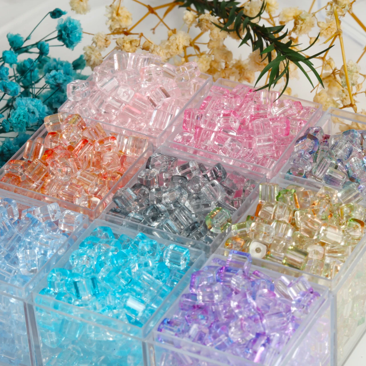 200-1600pcs 4mm Multicolor Glass Sugar Cube Beads Translucent Square Spacer Beads for DIY Bracelet Necklace Jewelry Accessories