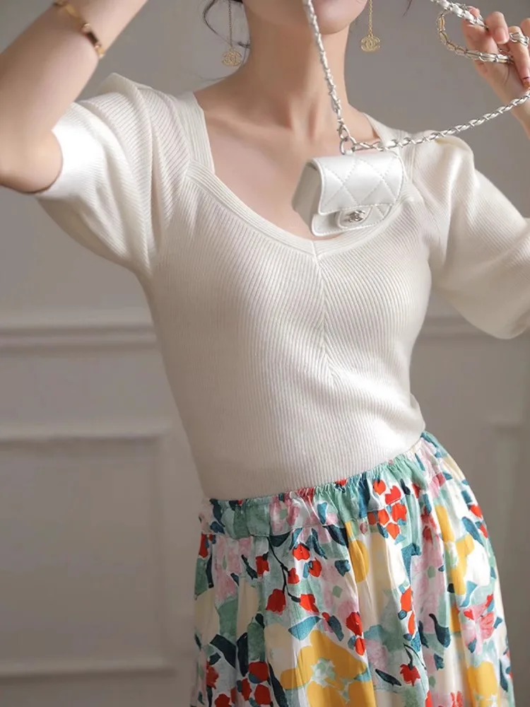 Cseta de Malha de Cor Pura Única, Design de Manga Curta Faion, Sensação E para o Dia a Dia, Estilo Coreano, Cs...