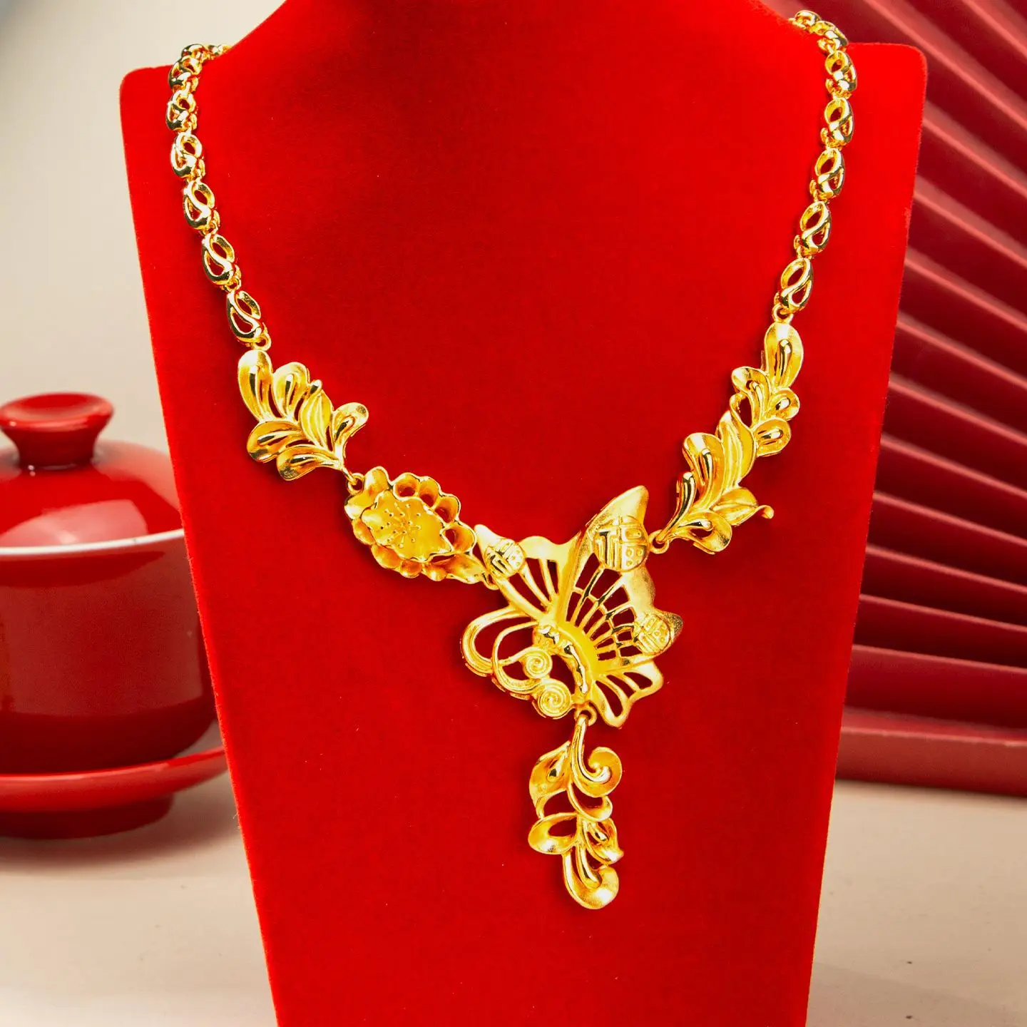 9999 Gold Butterfly Love Flower Necklace - Luxury Vintage Style Choker - Gift for Your Girlfriend on Her Wedding Day