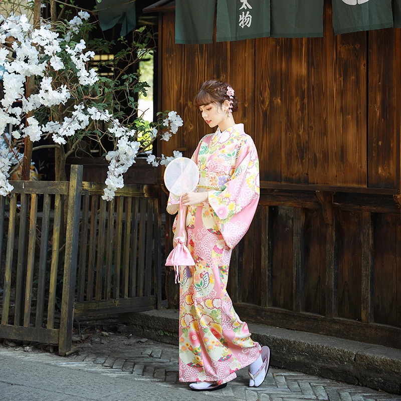 

Women's Japanese Traditional Kimono Beautiful Sakura Prints Classic Yukata Photography Clothing Cosplay Wear