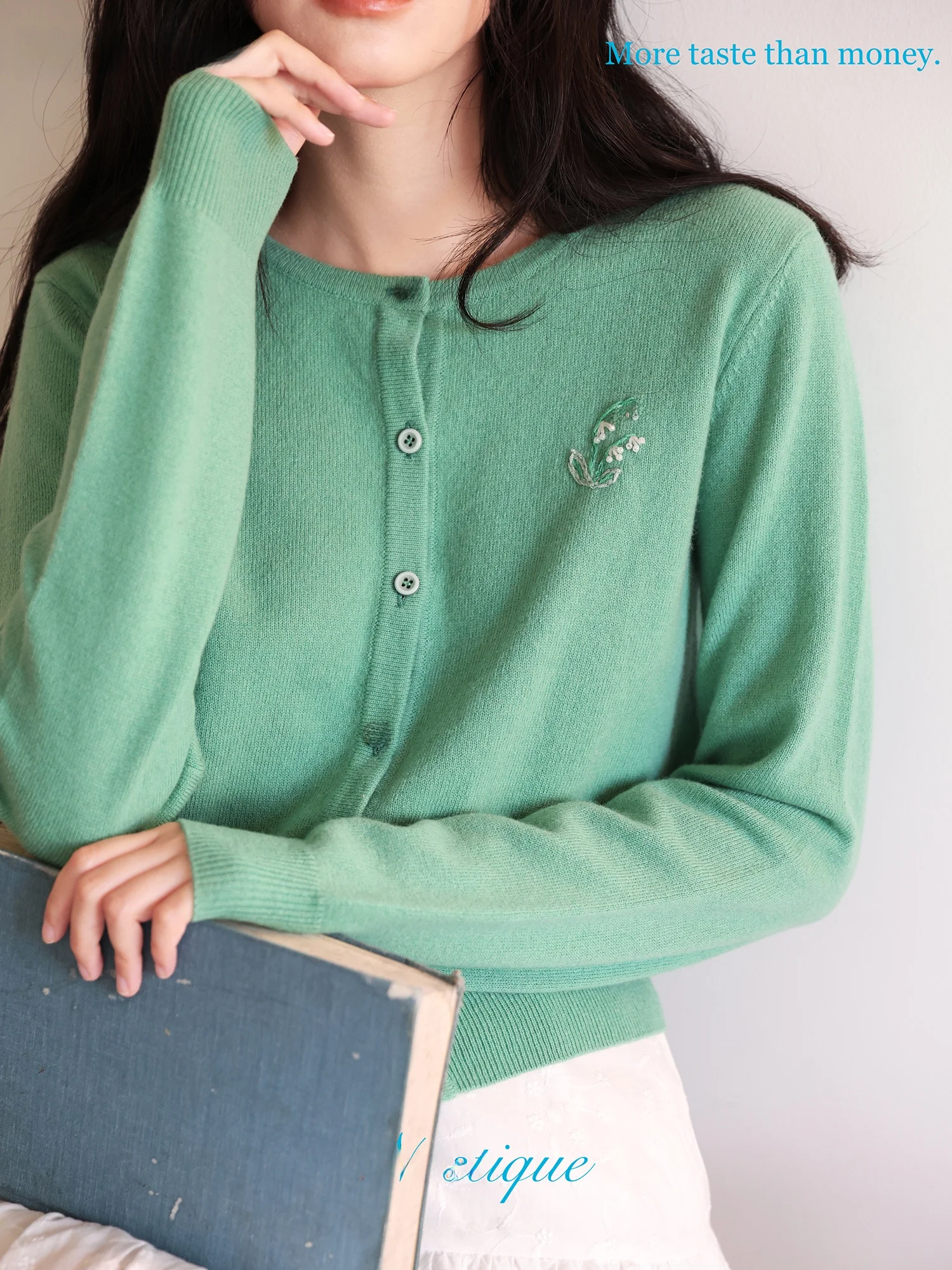 

Женский длинный вязаный кардиган с вышивкой «Клевер», 100% шерсть, мятный, с открытым передом, повседневный, элегантный