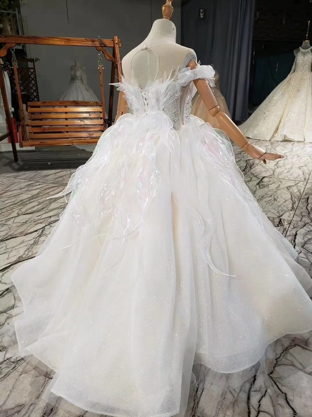 Custom Luxury Flower Girl Dress Wedding Birthday Party Pageant Catwalk Off Shoulder White Feather Glitter Long Train Kids Gown