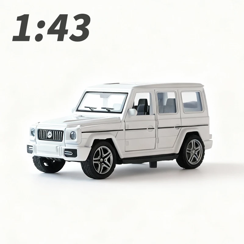 Auto natalizia classica in lega di classe G bianca, modello di auto prefabbricata in scala 1/4, doppie porte apribili, interno squisito, regalo perfetto per collezionisti, adatto per la decorazione domestica, decorazioni per feste, oggetti di scena fotografici, giocattoli per ragazzi e ragazze