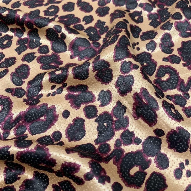 

1 метр, 100% шелк шелковицы, 16 мамме, жаккардовая шелковая ткань, коричневая с черными леопардами, ширина 140 см, 55 дюймов, по дворам, JX139