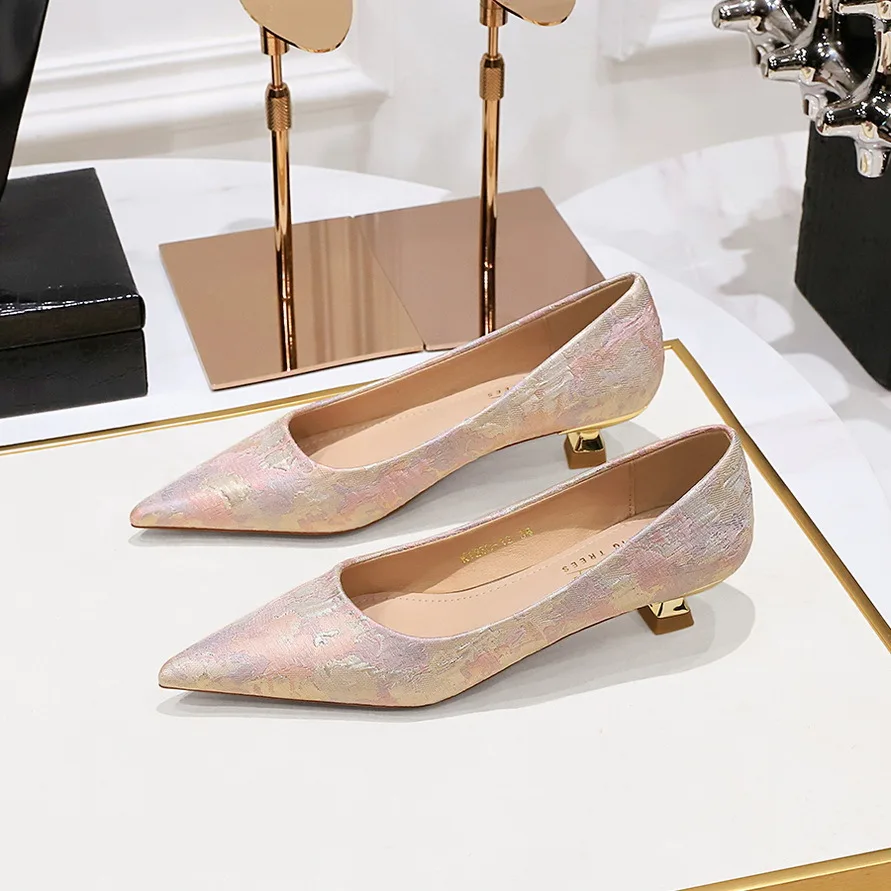 

Fashionable sweet women's shoes, versatile low-heeled, shallow-mouth, pointed-toe, floral fabric, new style for spring autumn