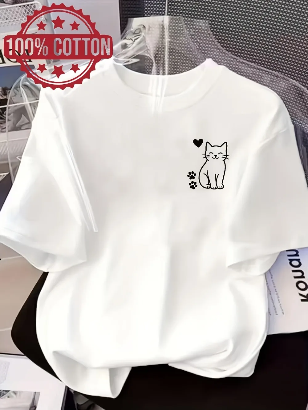 Herzförmiges, niedliches Katzen-Logo auf der Brust, bedrucktes Muster, Rundhalsausschnitt, kurzärmeliges, bequemes und atmungsaktives Freizeit-T-Shirt für den Alltag. – Detail 8