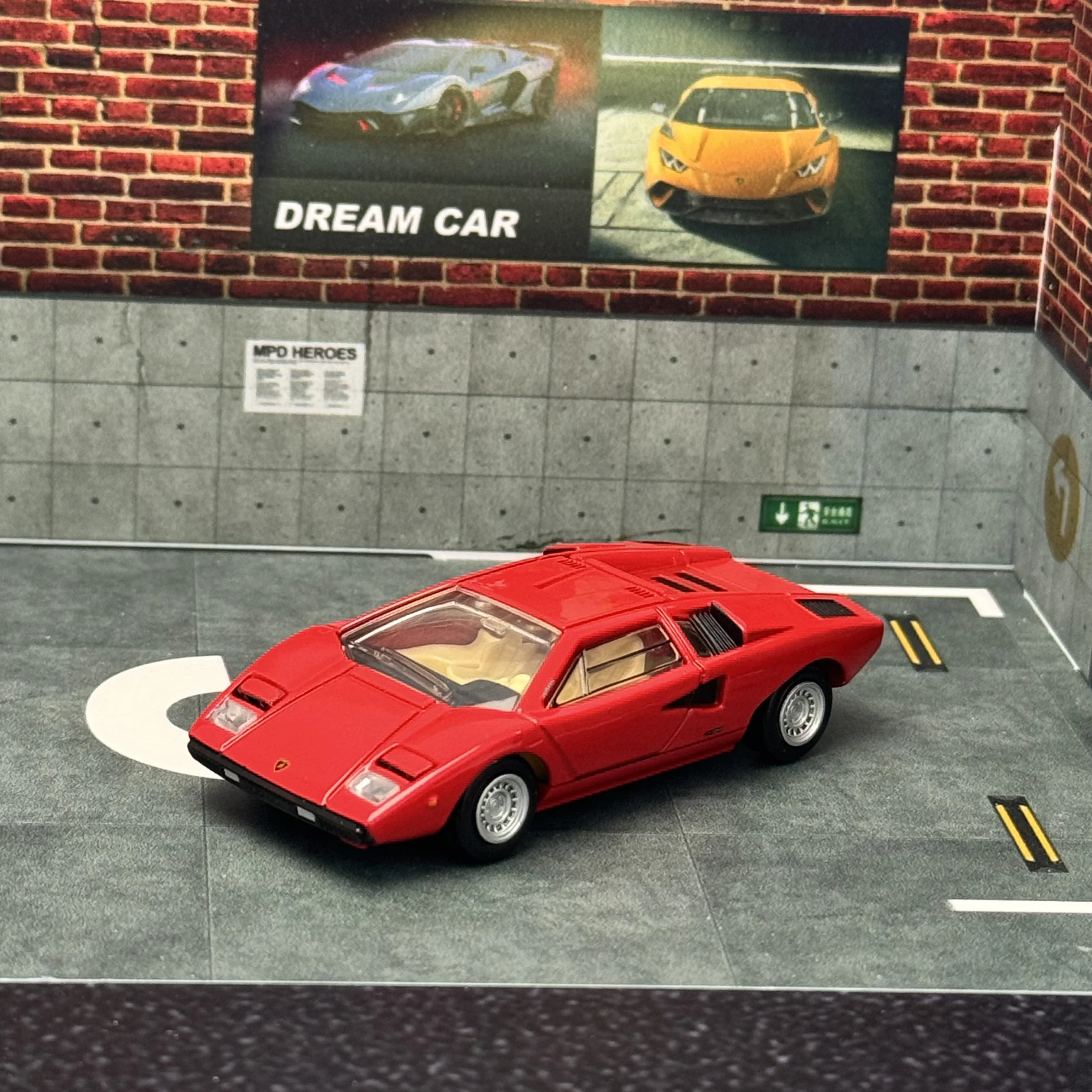 Takara Tomy Tomica Premium 33 Lamborghini Countach LP400 Car Alloy Vehicle Diecast Metal Model Kids Xmas Gift Toys for Boys