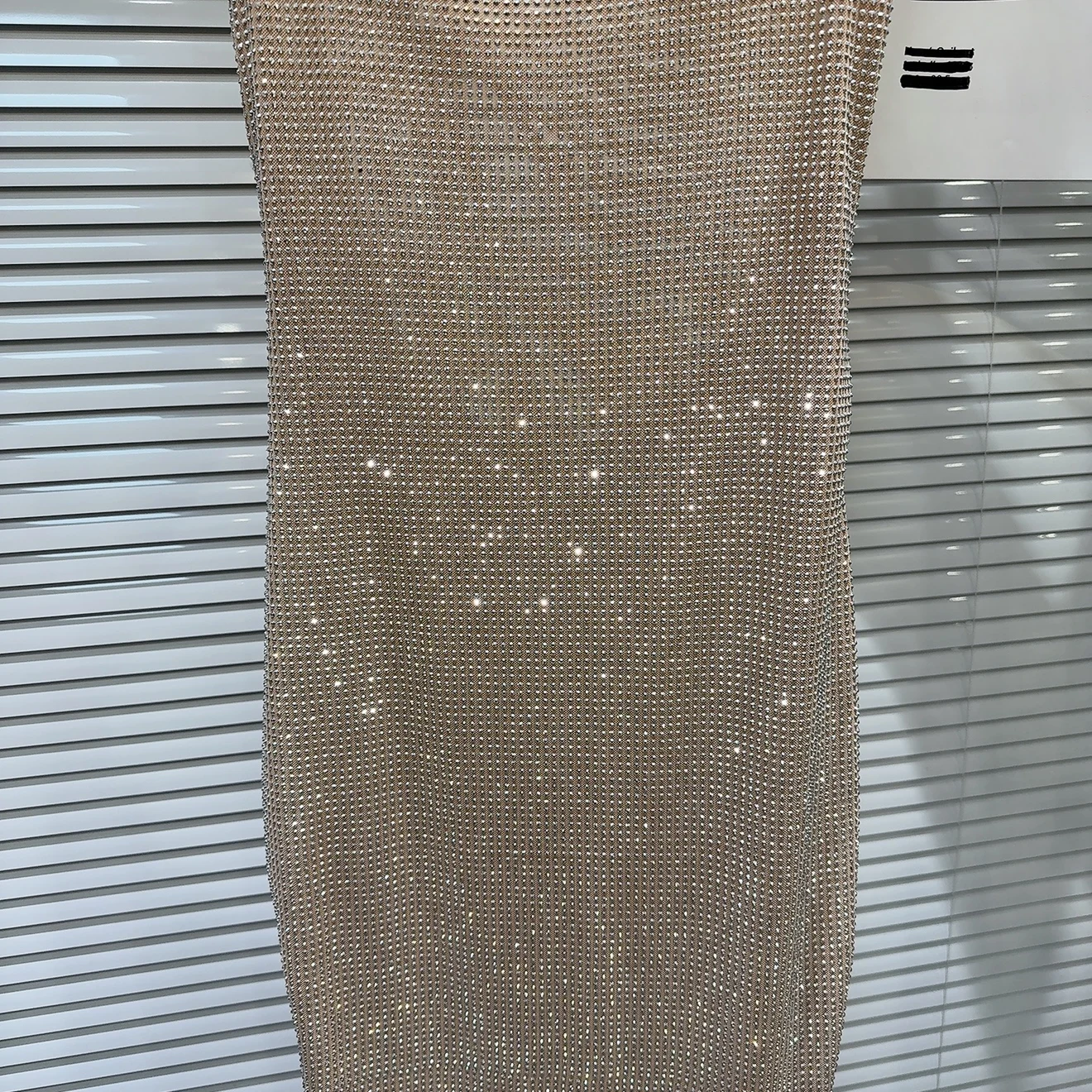 2025 principios de primavera nuevo temperamento alta sociedad industria pesada taladro caliente Halter chaleco hueco vestido ajustado sin mangas para mujeres