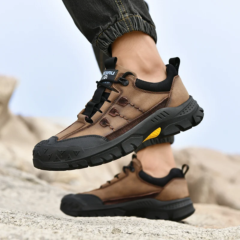 Outdoor-Wanderschuhe für Herren. Leichte, rutschfeste, wasserdichte Herrenstiefel aus Leder. Bequeme Safari-Wander- und Campingschuhe