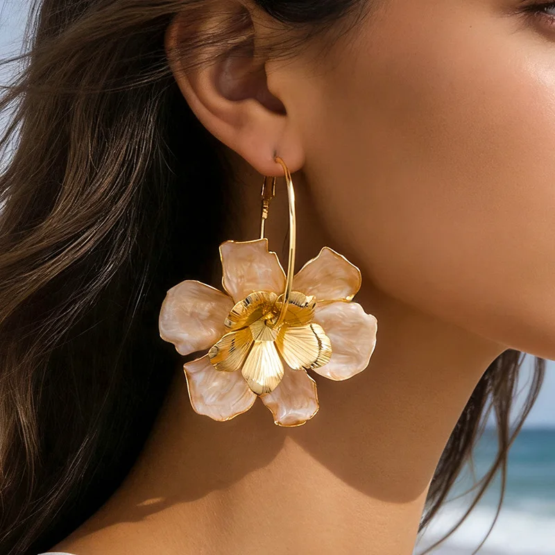 

Vintage Gold Color Double Layer Hollow Flower Hoop Earring for Women Exaggerate Metal Big Petal Earring Party Daily Wear Jewelry