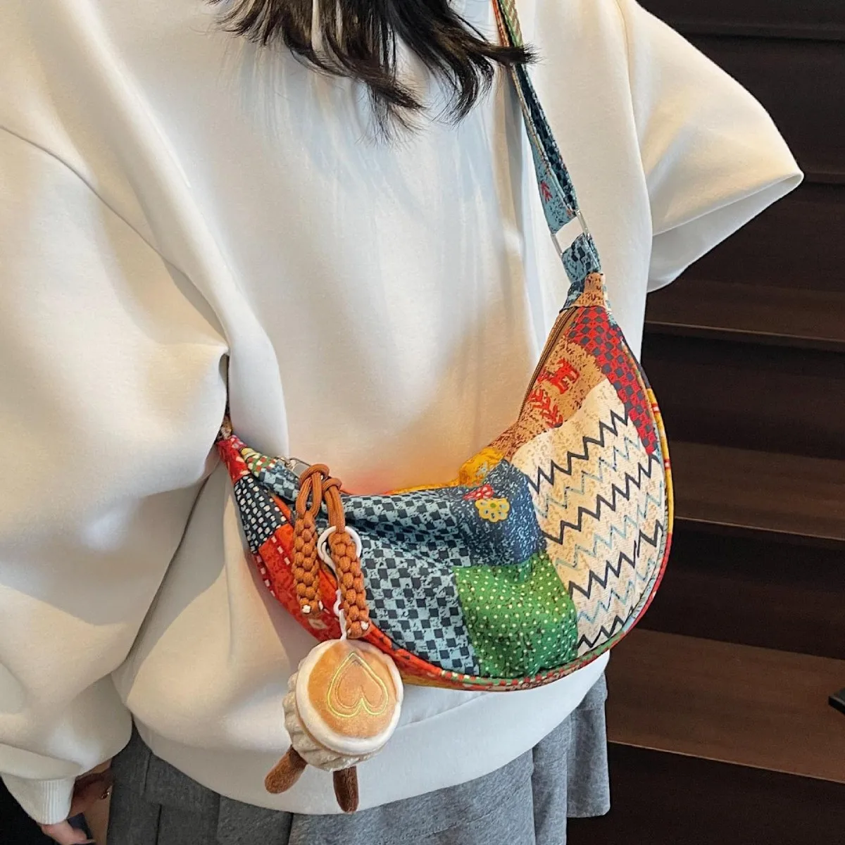 

2025Новая контрастная цветная сумка для пельменей в этническом стиле, женская модная универсальная легкая сумка-мессенджер в стиле ретро