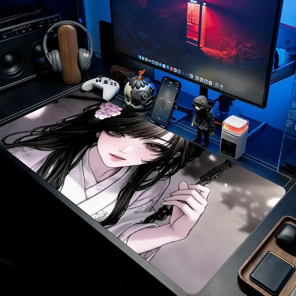 

Black and white anime heroine Mouse Pad large keyboard mouse desk pad non-slip rubber gaming mouse pad laptop mouse carpet