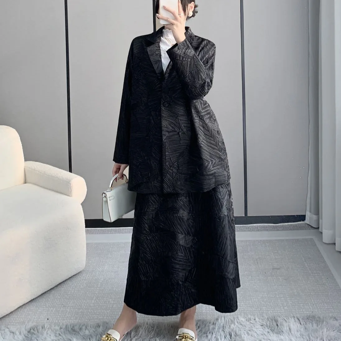 

Miyake Solid Colour Lapel Cardigan Top + Elastic Waist Pleated Half-body Skirt 2 Piece Set 2025 Summer New Fashion Women's Suit