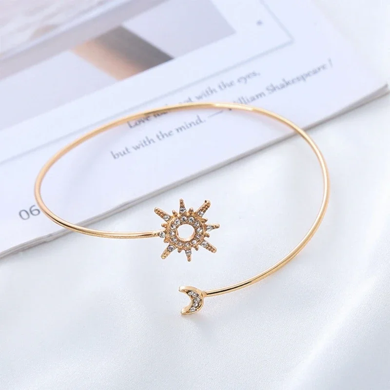 Simple Zircon Sparkling Moon Upper Arm Cuff for Women Armlet Bangle Bracelet for Girls Women Simple Flexible Bracelet Jewelry