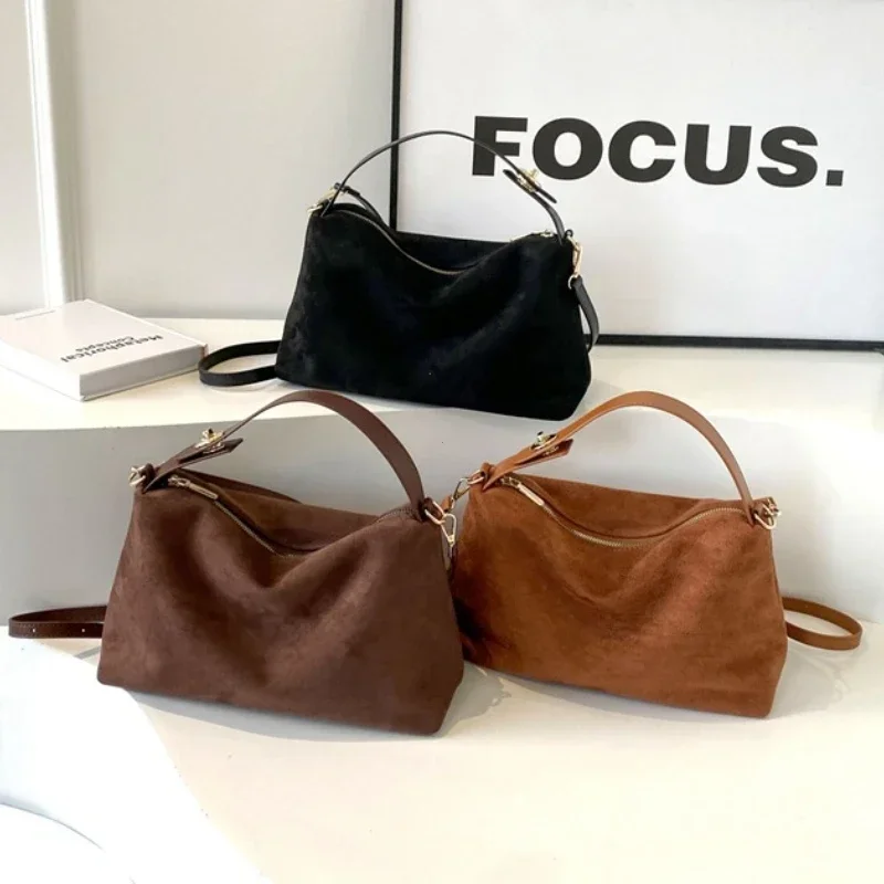 

Advanced Retro Bag for Women's 2025 New Textured Frosted Shoulder Bag with Large Capacity Crossbody Commuting Tote Bag