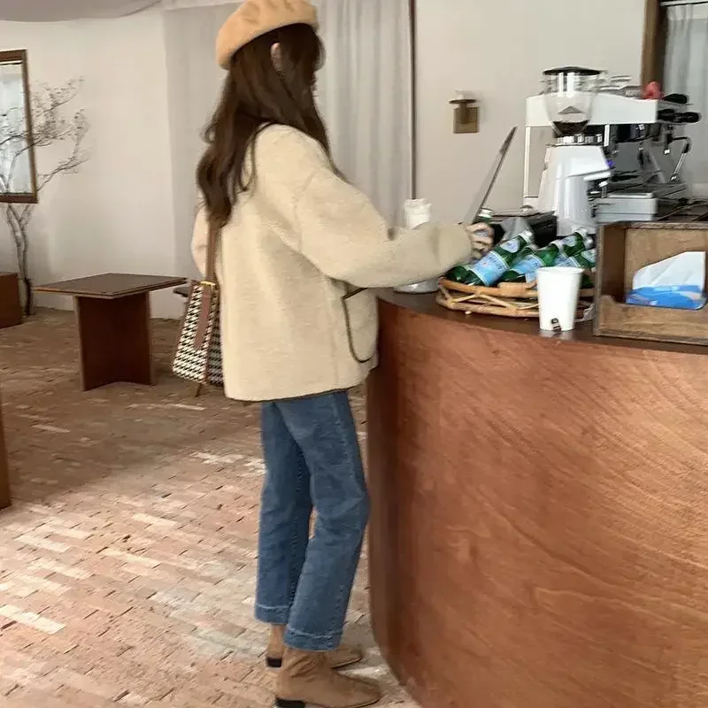 المرأة الخريف الشتاء الدافئة تيدي معطف البربرية الصوف الياقة المستديرة سترة قصيرة أفخم ملابس خارجية الإناث موضة ملابس الشارع الشهير