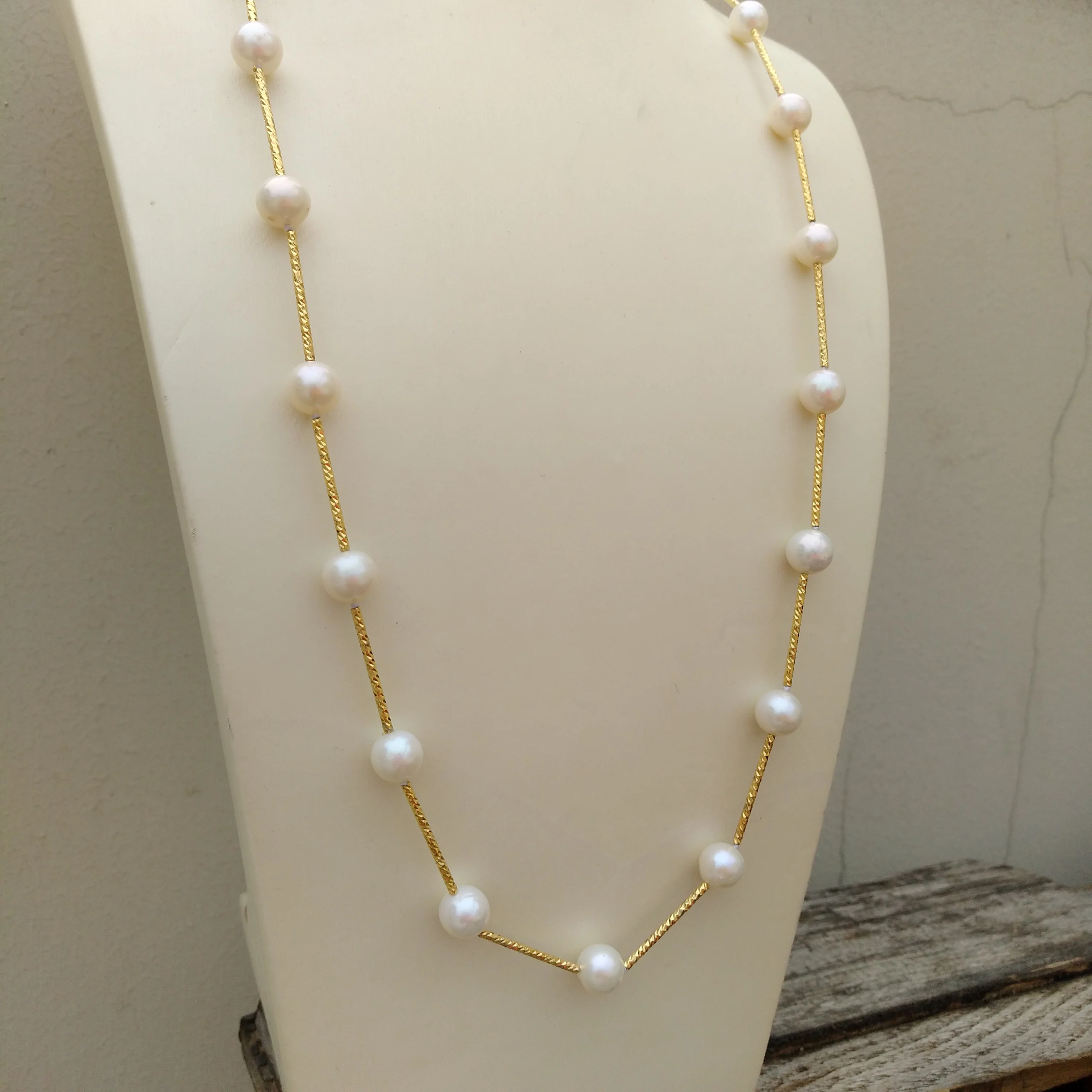 Beautiful Design 8-9mm AAA South Sea White Round Pearl Necklace 45cm We specialize in pearl jewelry.