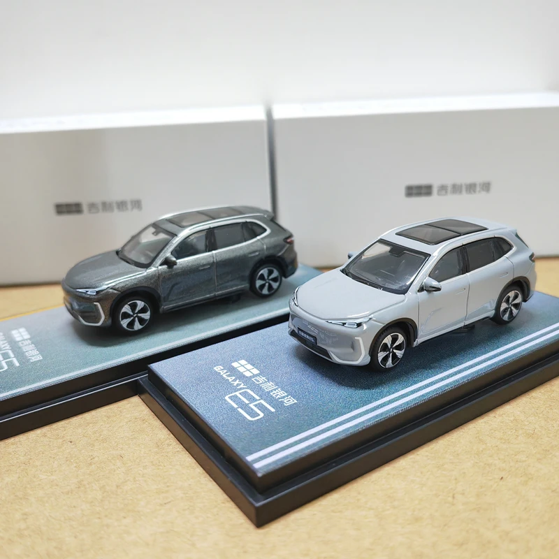 

Diecast 1:64 Scale Original Geely Galaxy E5 New Energy Alloy Car Model Collectible Toy Gift Souvenir Display Ornament