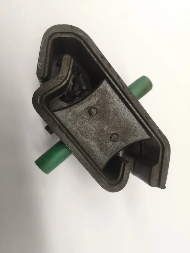 Auto parts High quality Engine Front Suspension Machine Foot Pad  Shock Absorbing Rubber Pad Bracket For Suzuki Landy