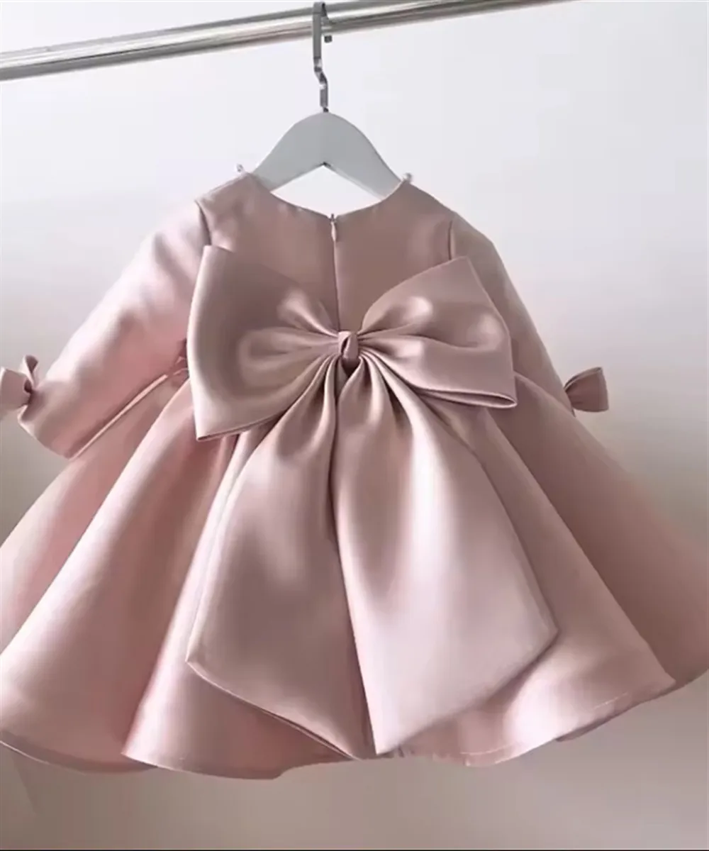 Wunderschönes rosa Satin-Blumenmädchenkleid mit niedlichen Perlen und Schleife, Prinzessinnen-Geburtstagsparty-Ballkleid, Kinder-Baby-Mädchen-Erstkommunionkleid – Detail 2