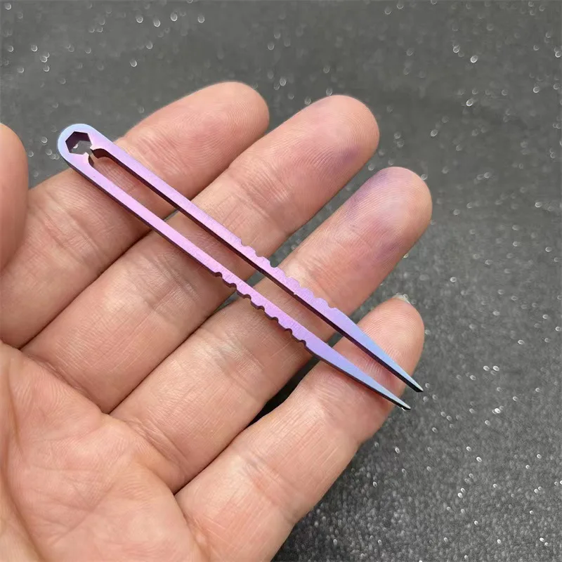 Titan TC4 Clip-Pinzette zum Aufheben und Klemmen, EDC-Mehrzweck-Gadget, professionelles Camping- und Outdoor-Taschen-Wartungswerkzeug, 6 Farben