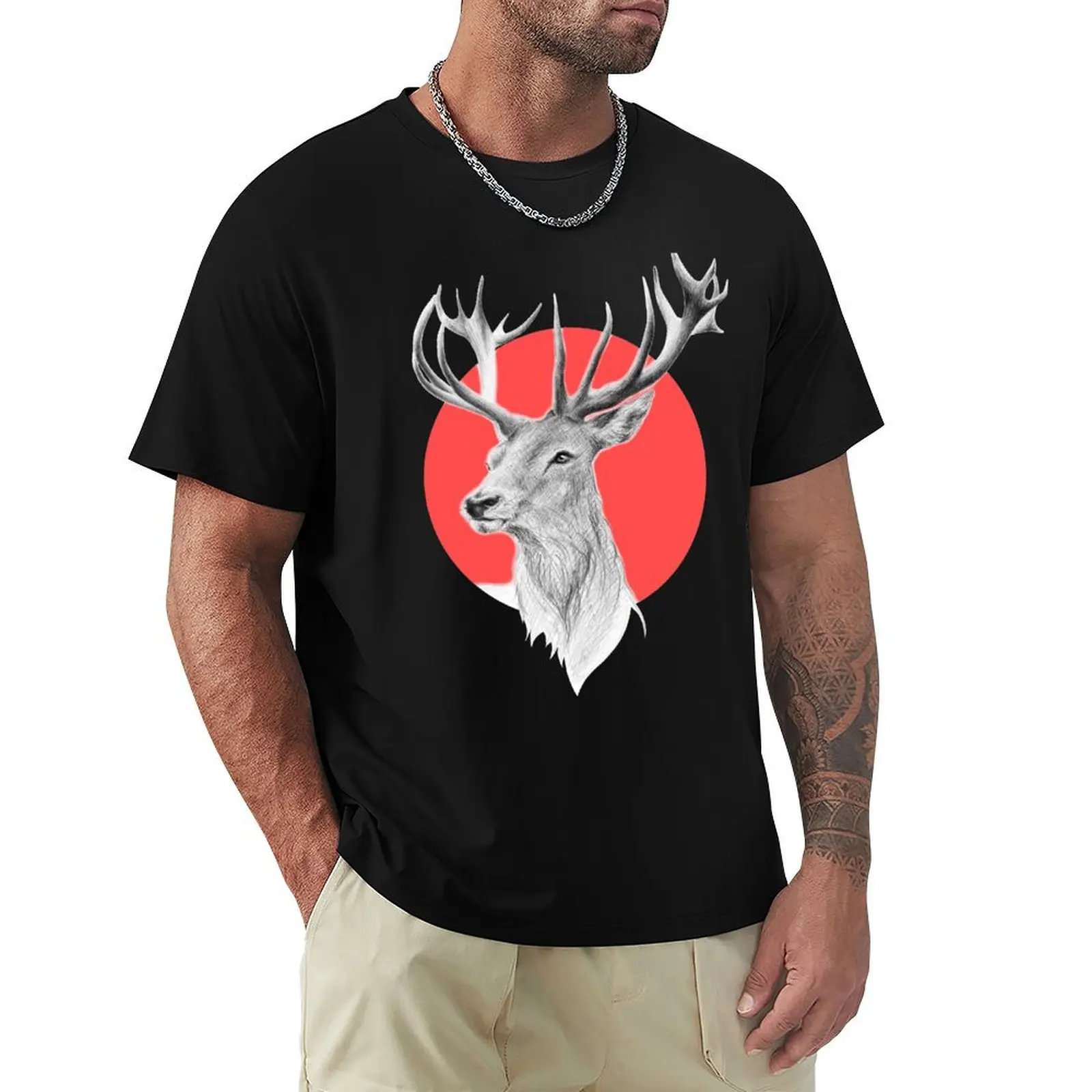 Deer head drawing and red circle T-Shirt Simple Solid Color Crew Neck Tee
