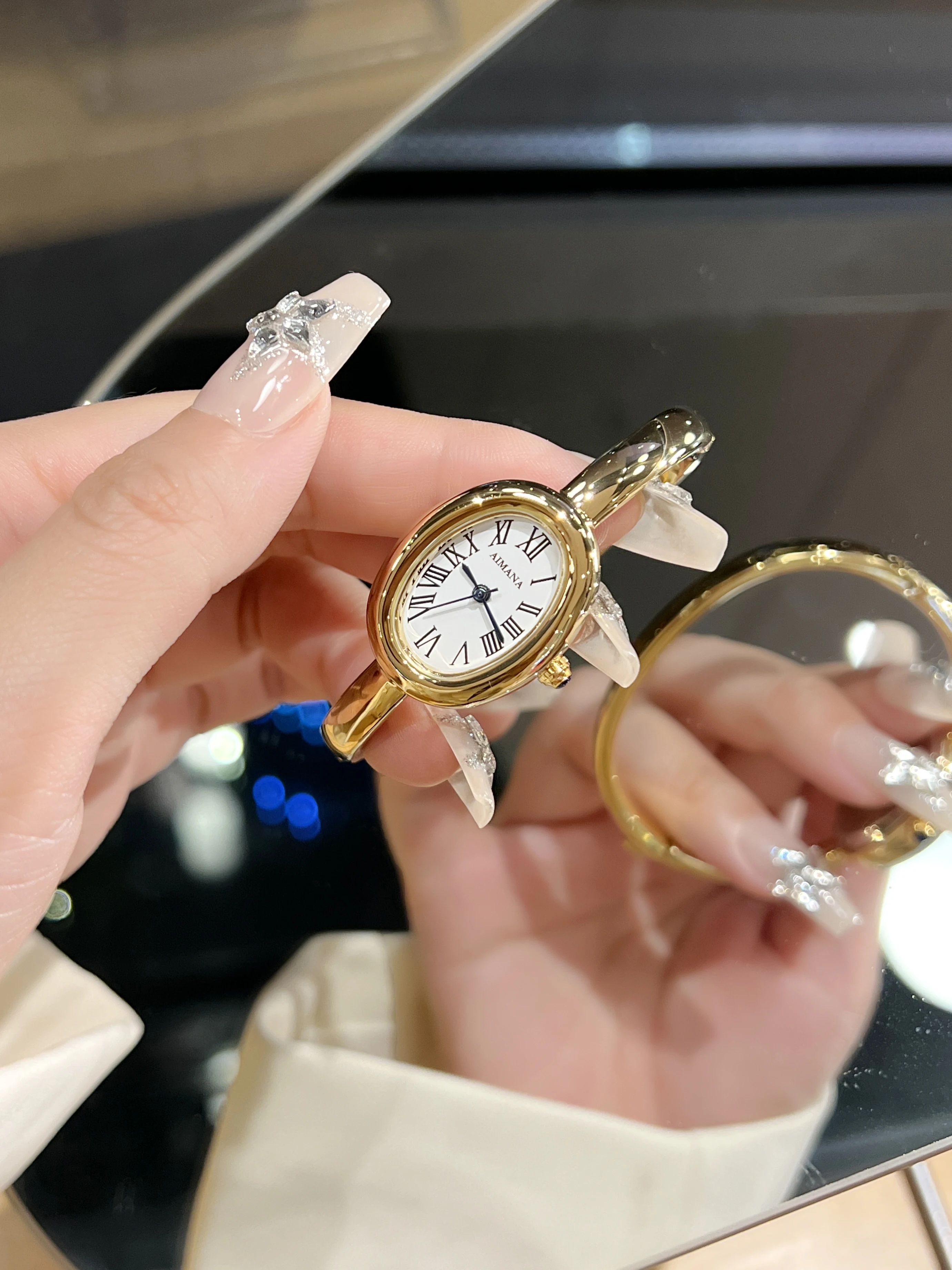 

Модные женские часы золотого цвета в форме яйца для вечеринки, стильный аксессуар