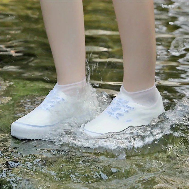 2pcs/set Outdoor rubber rain boots with silicone waterproof shoe covers, reusable rain boots with anti slip properties