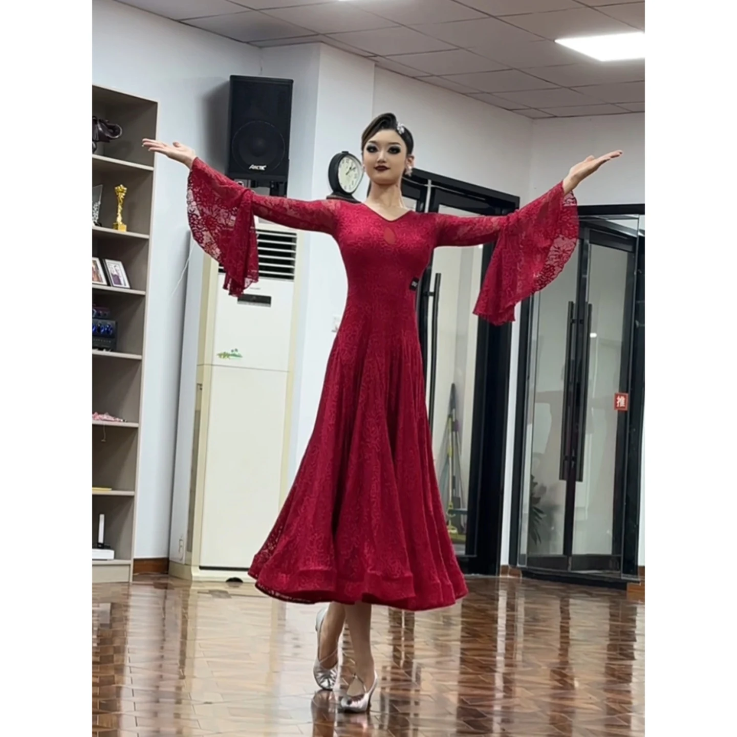 2025 Wine Red Lace Ballroom Dance Dresses Women Waltz Dance Performance Costume Prom Competition Dress Tango Dance Dress BL18079