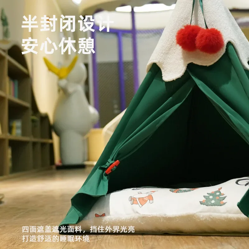 Christmas tree cat litter, pet kennel, New Year's holiday, winter warmth, semi-enclosed , deep sleep litter, thickened bed