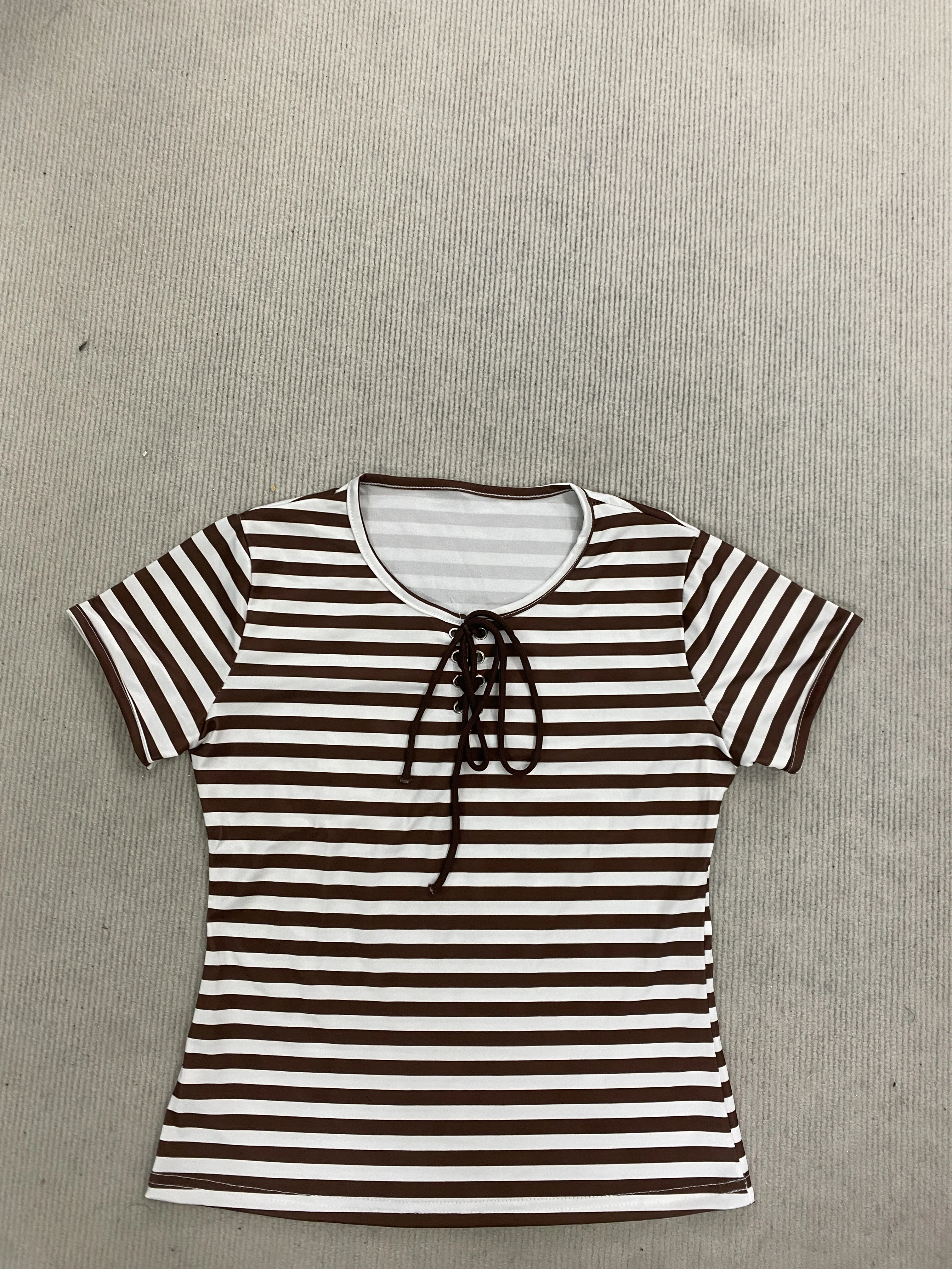 حار فتاة الاتجاه 2026 جديد الصيف طبعة محدودة مخطط تي شيرت جولة الرقبة سليم صالح تصميم تنفس عارضة المألوف أعلى