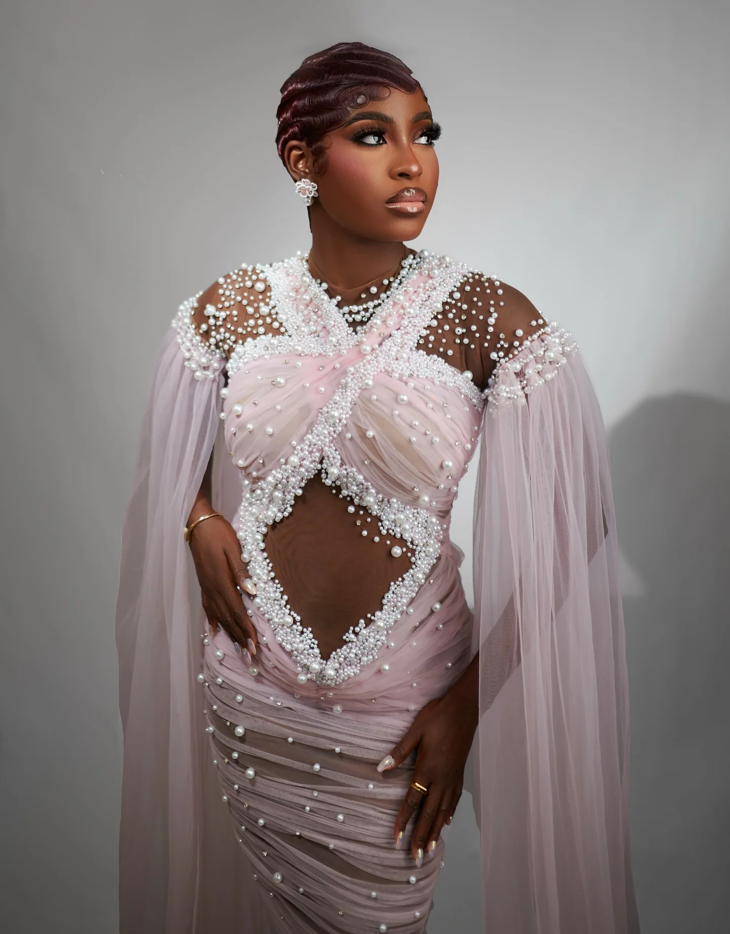 فستان حمل لؤلؤ فاخر لالتقاط الصور ورقبة شفافة وأكمام طويلة فساتين استحمام فريدة من نوعها شيفون مطوي Placzenieе дл