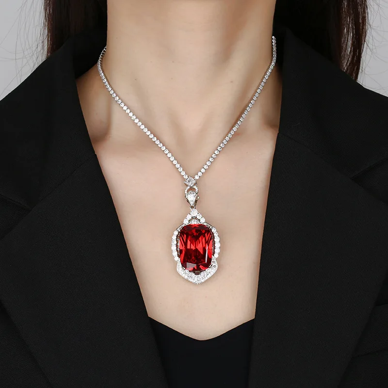 New Gold-Plated Fashion Gemstone Square Diamond Luxurious Pendant Necklace Stone 20*28