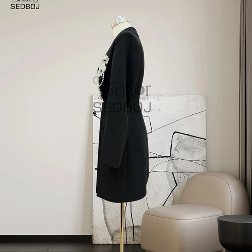 לבוש מסיבה וחופשה