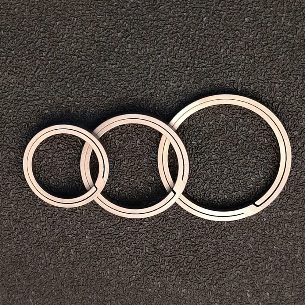 

Real Titanium Alloy TC4 Key Rings Super Lightweight 20/25/30mm Keychains Buckle Pendant Portable Small Pendant