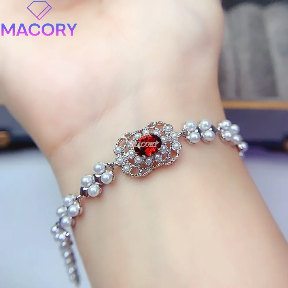 New Garnet Women's Bracelet 925 Sterling Silver Vintage Elegant Oil Painting Style High-End Choice for Parties and Ceremonies