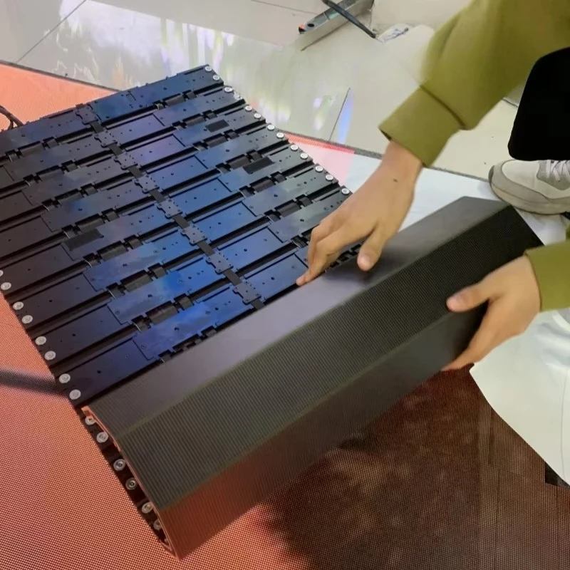 شاشة LED محمولة رفيعة للغاية لعام 2025 P1.25 P1.56 P1.95 P2.6 P3.9 عرض المعرض #3