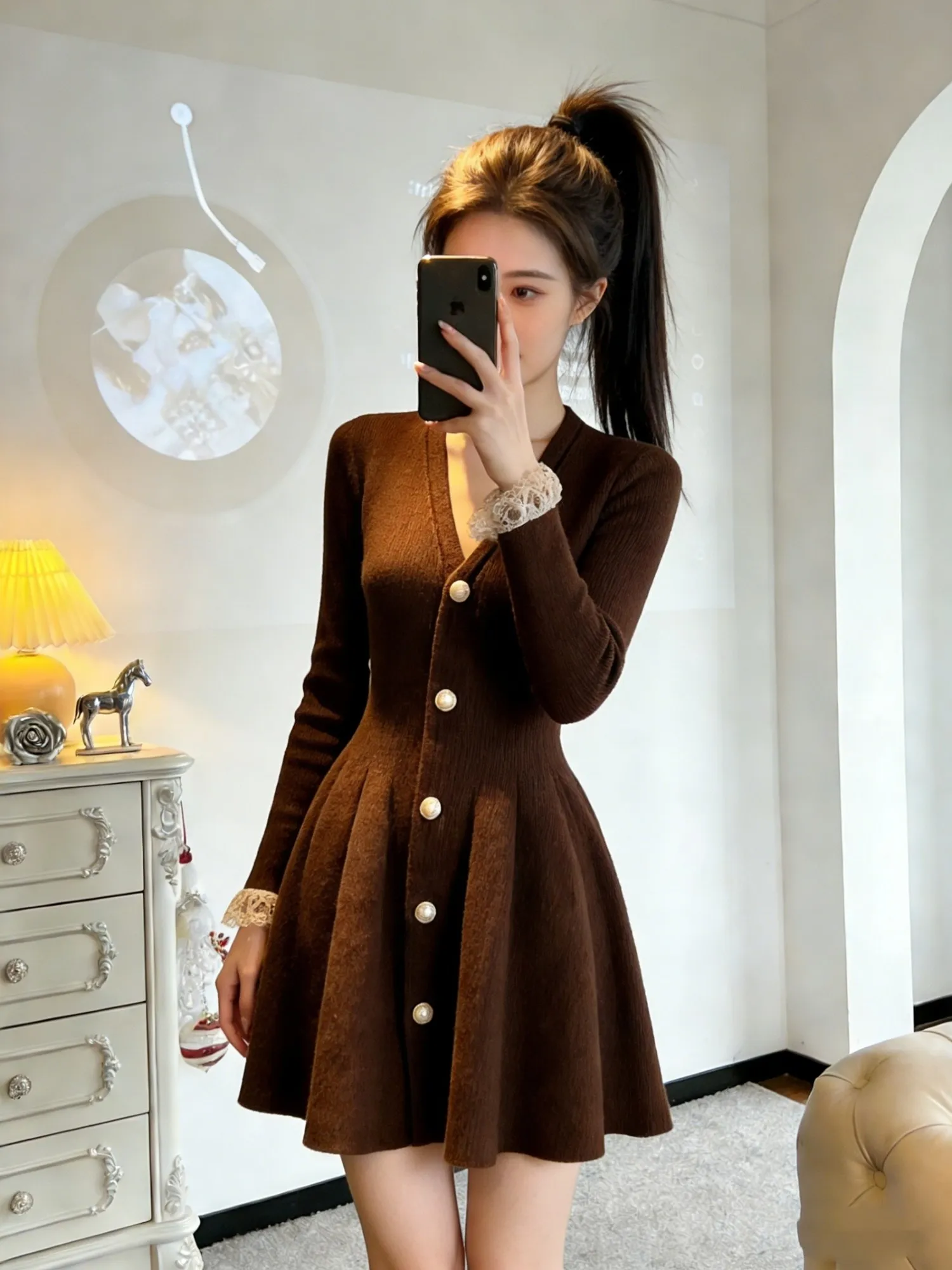 

Женское платье Ele V-ne Long Sve Dr, весна 2026, винтажное, с присборенной талией, короткой юбкой, кружевными вставками, для повседневной носки