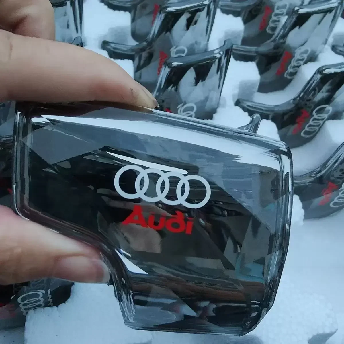 2025 Горячая 1 шт. хрустальная крышка ручки переключения передач для Audi A5 Q7 A6 Q8 S5 SQ5 A5 A4 A4L S4 RS4 RS5 RS6 A7 Q5L SQ8 2016-2024 Рычаг переключения передач 2025 Горячая 1 шт. хрустальная крышка ручки переключения передач для Audi A5 Q7 A6 Q8 S5 SQ5 A5 A4 A4L S4 RS4 RS5 RS6 A7 Q5L SQ8 2016-2024 Рычаг переключения передач