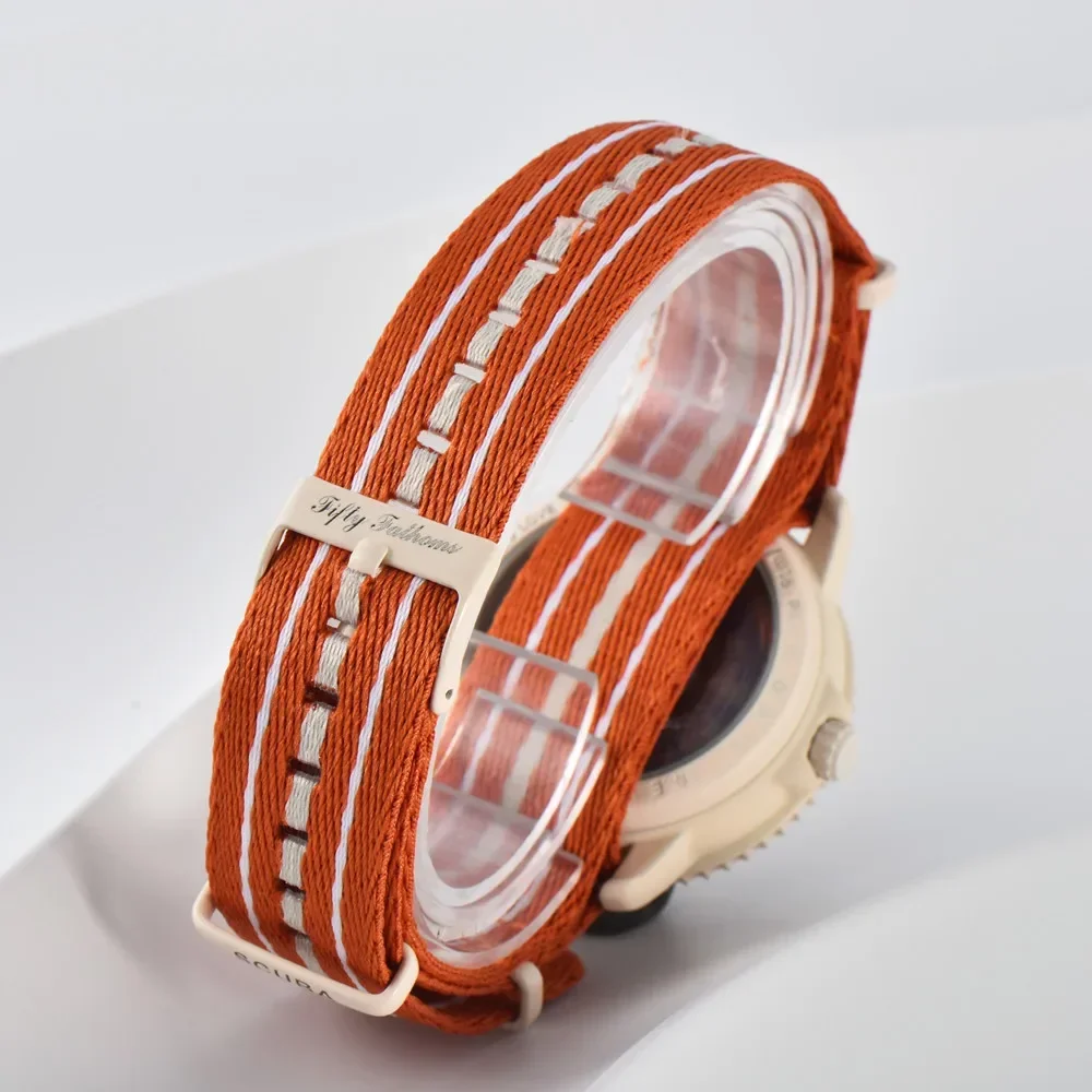 2025 Orologio da uomo di marca di lusso nuovo di vendita caldo Cassa in plastica di alta qualità Orologio da polso al quarzo con coperchio inferiore trasparente