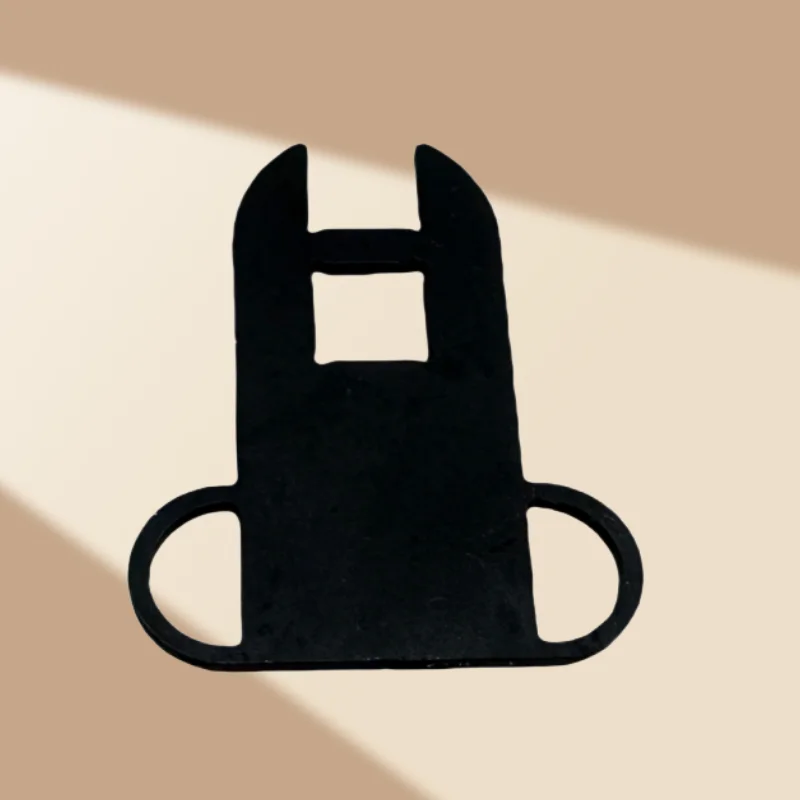 

Customizable card wrench, steel strap buckle